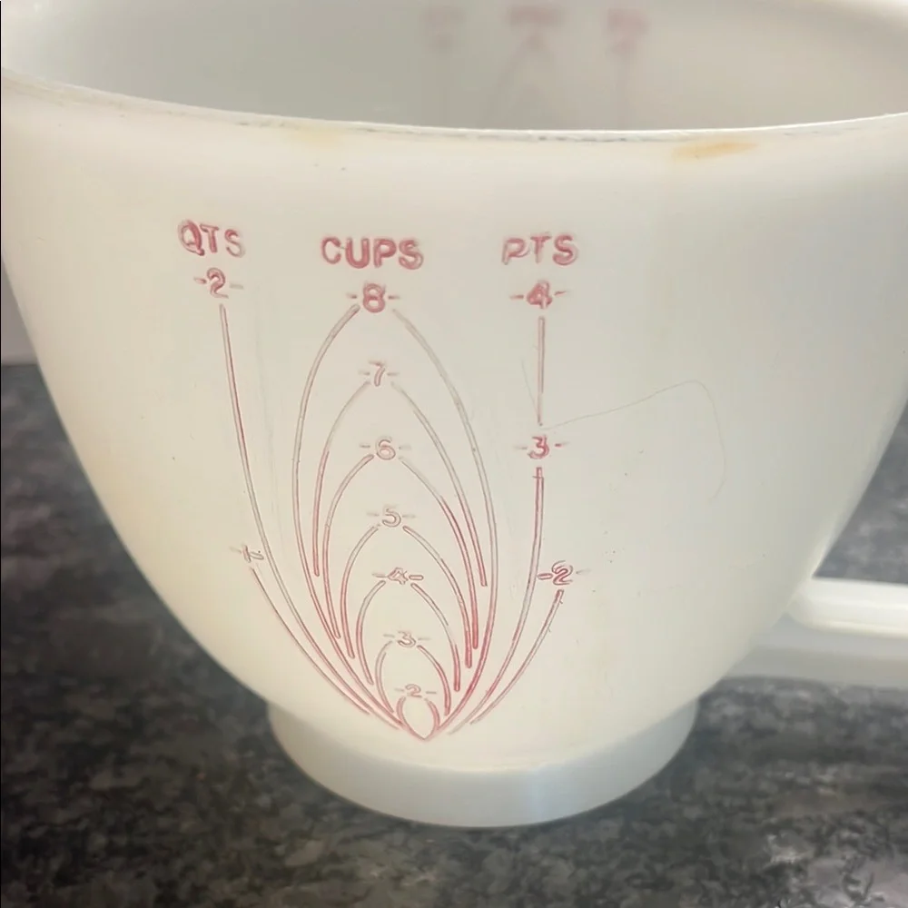 Vintage Tupperware White Mixing Bowl and Measuring Cup Set.  Excellent condition